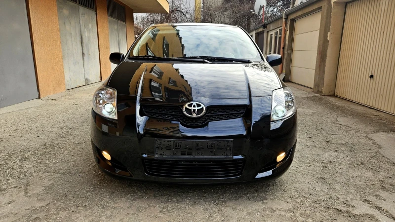 Toyota Auris 2.2 D4D, снимка 6 - Автомобили и джипове - 49103568