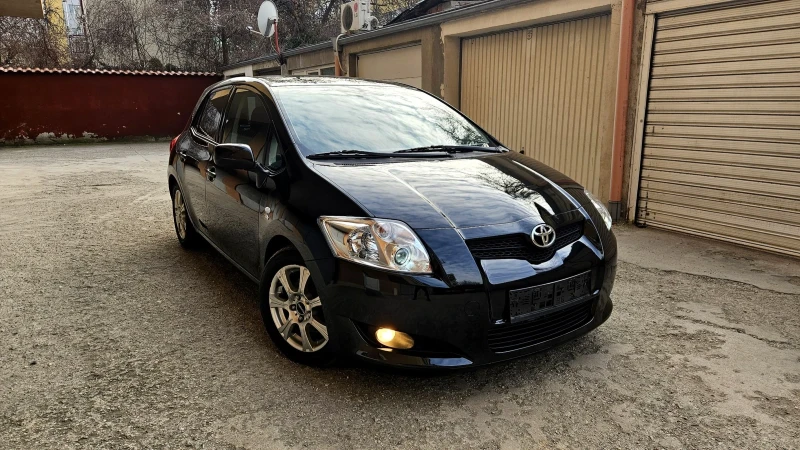 Toyota Auris 2.2 D4D, снимка 5 - Автомобили и джипове - 49502831