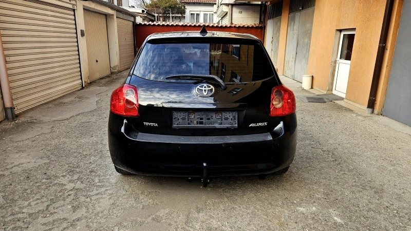 Toyota Auris 2.2 D4D, снимка 3 - Автомобили и джипове - 49502831