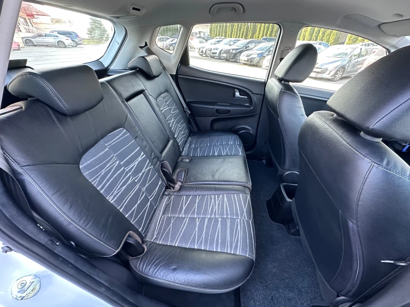 Kia Venga 1.4TDI - КЛИМАТРОНИК - РЕАЛНИ КИЛОМЕТРИ, снимка 14 - Автомобили и джипове - 49397932