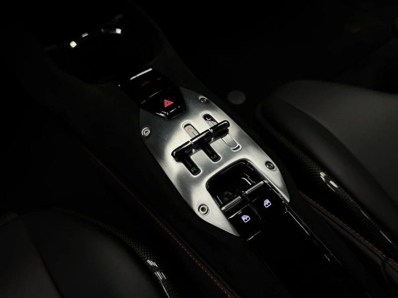 Ferrari SF 90 Stradale Carbon Exclusive, снимка 15 - Автомобили и джипове - 50499559