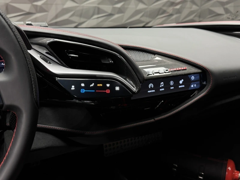 Ferrari SF 90 Stradale Carbon Exclusive, снимка 16 - Автомобили и джипове - 50499559