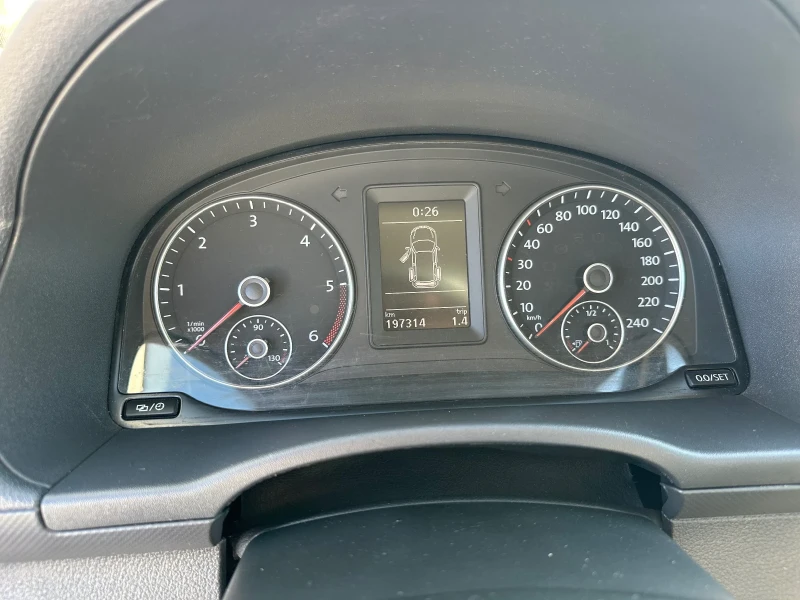 VW Caddy 1.6 / 102 hp / DSG, снимка 15 - Автомобили и джипове - 52561936