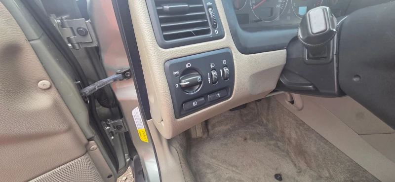 Volvo Xc70 2.4 ДИЗЕЛ 4Х4, снимка 11 - Автомобили и джипове - 52199242