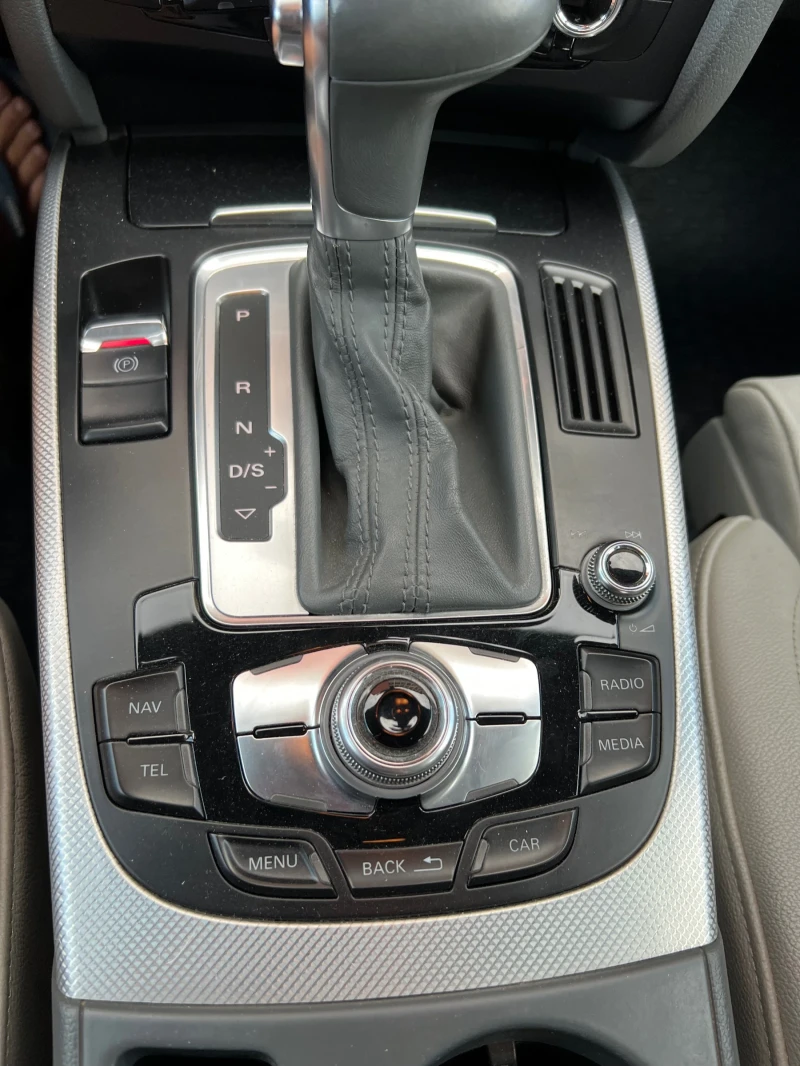Audi A5 3.0 TDI / ПЕРФЕКТНА , снимка 12 - Автомобили и джипове - 52679834