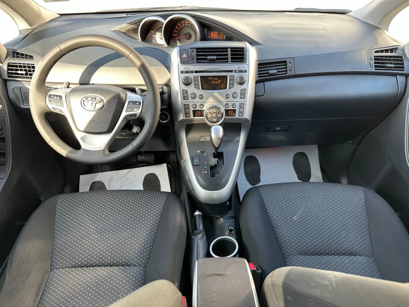 Toyota Verso 1.8i 147 к.с. , снимка 11 - Автомобили и джипове - 52822188