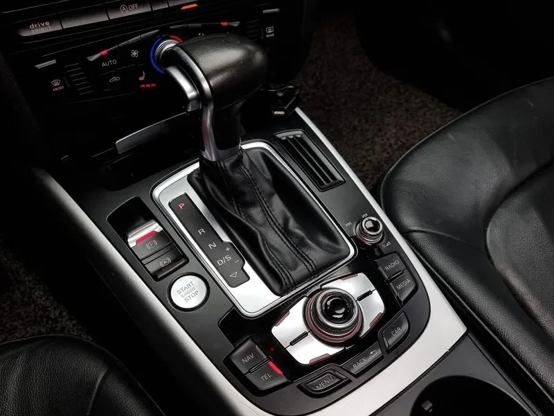 Audi A5 2.0 TDI Quattro - САМО 30% АВАНС, снимка 9 - Автомобили и джипове - 56003339