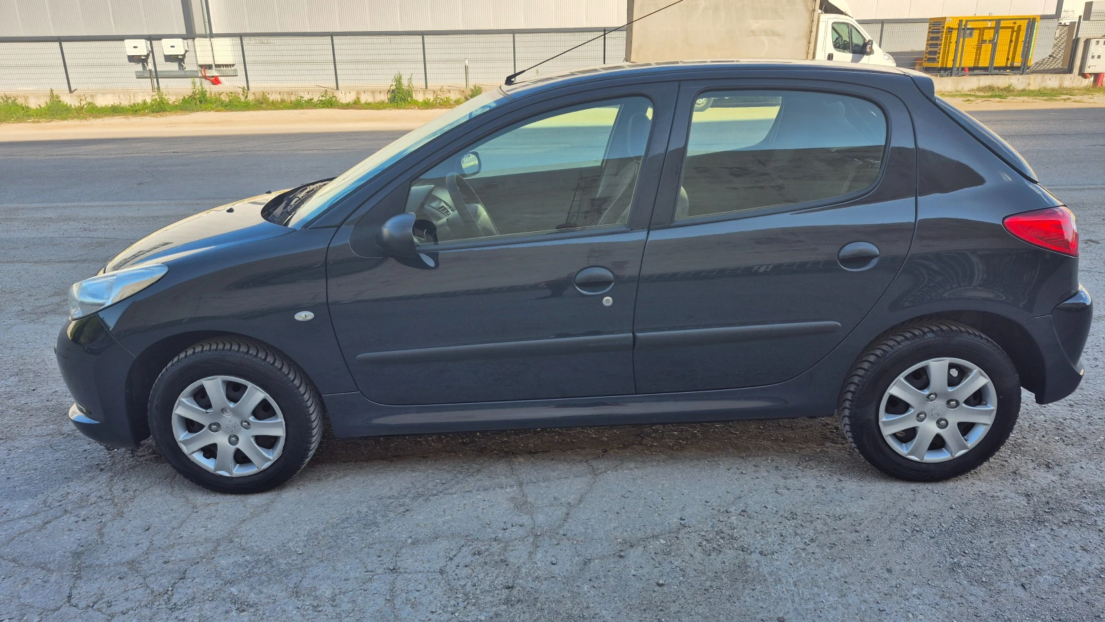 Peugeot 206 1.1i 138000км Климатик - изображение 5