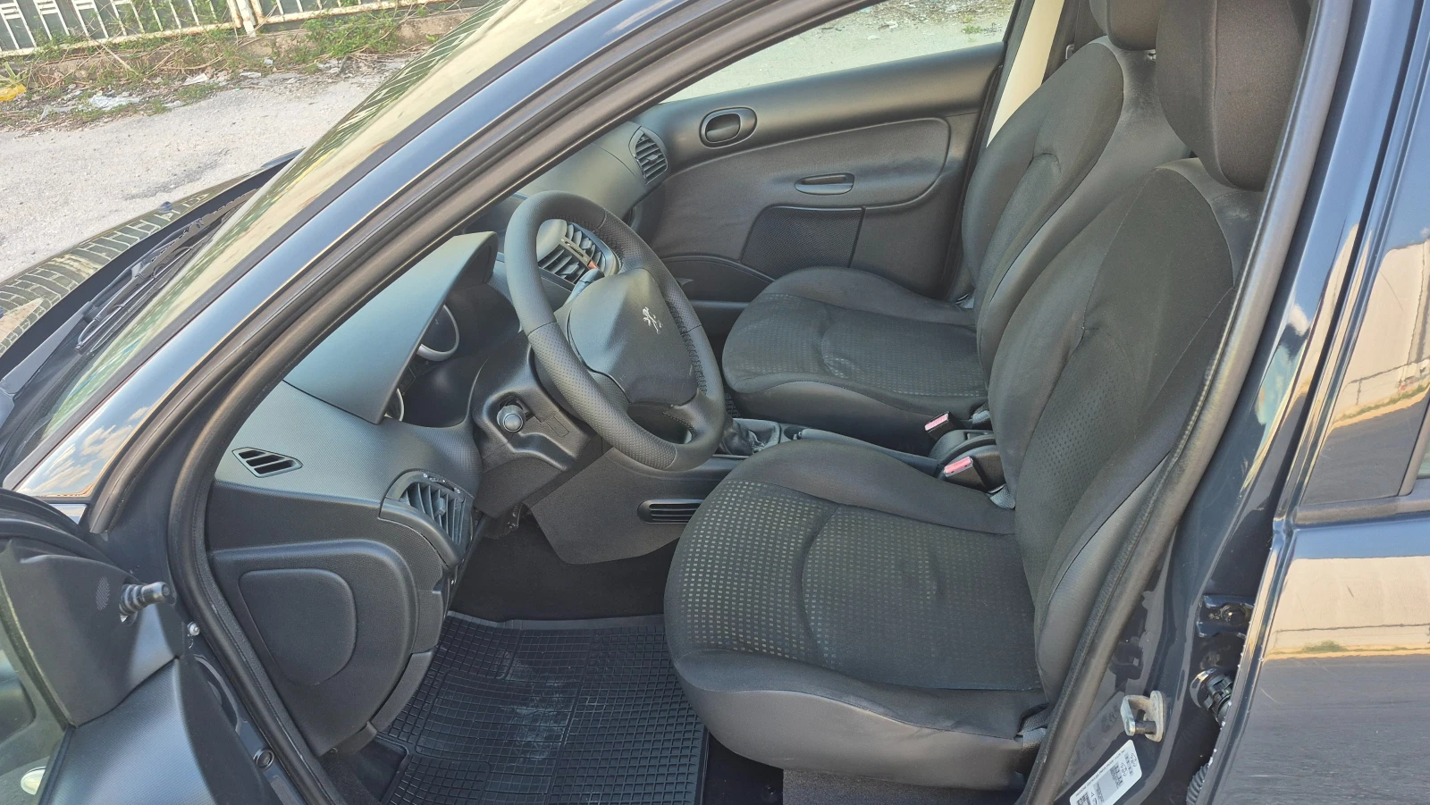 Peugeot 206 1.1i 138000км Климатик - изображение 9