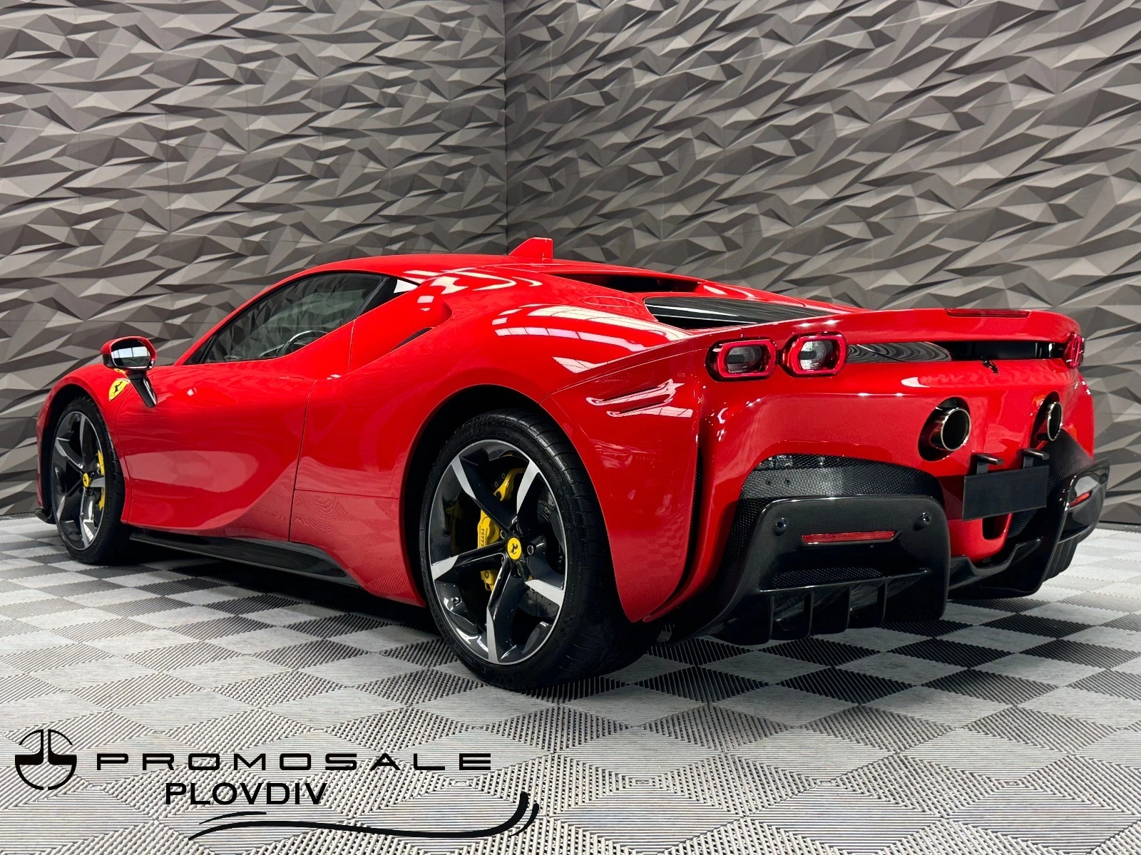 Ferrari SF 90 Stradale Carbon Exclusive - изображение 3