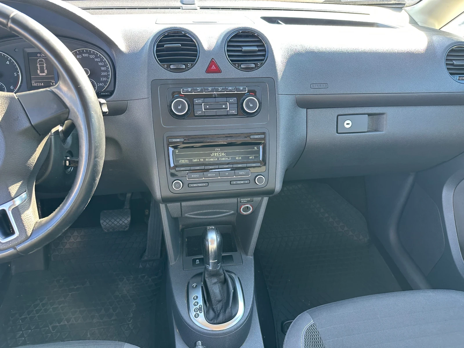 VW Caddy 1.6 / 102 hp / DSG | Mobile.bg — изображение 13