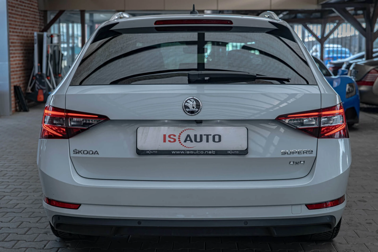 Skoda Superb 2.0TDI/Laurin&Klement/Обдухване/Дистроник/DSG/4X4 - изображение 3