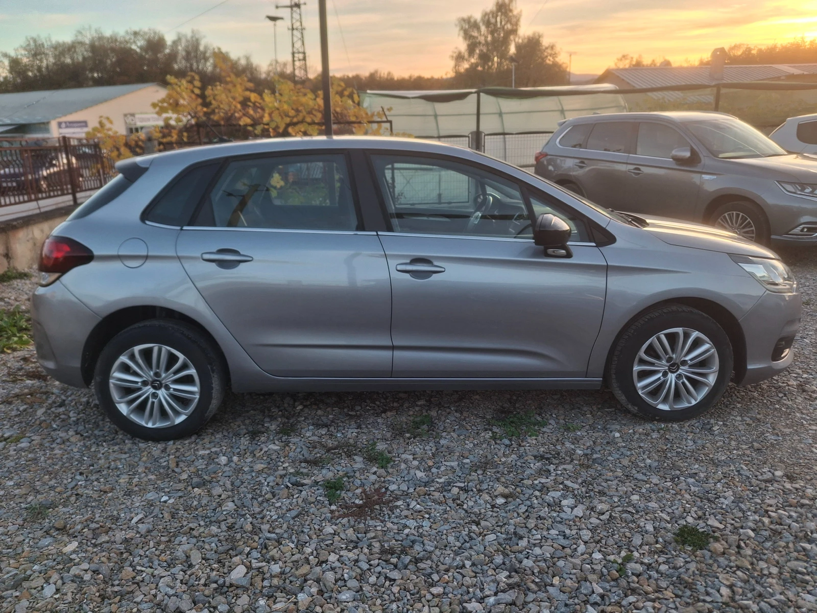 Citroen C4 1.2T - изображение 4