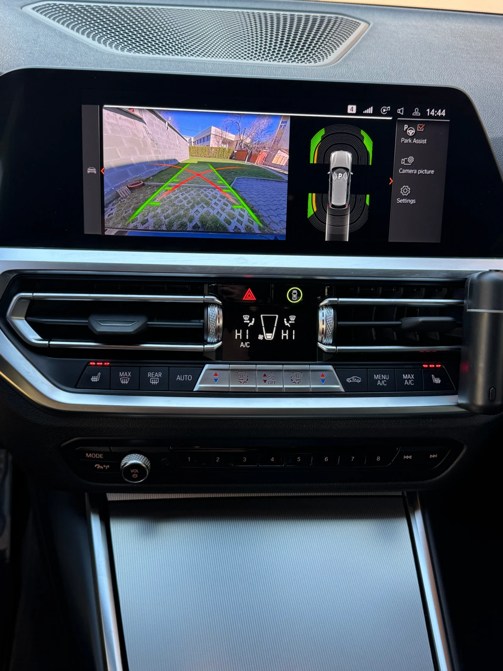 BMW 320 M-Pack X-Drive, снимка 8 - Автомобили и джипове - 53673803