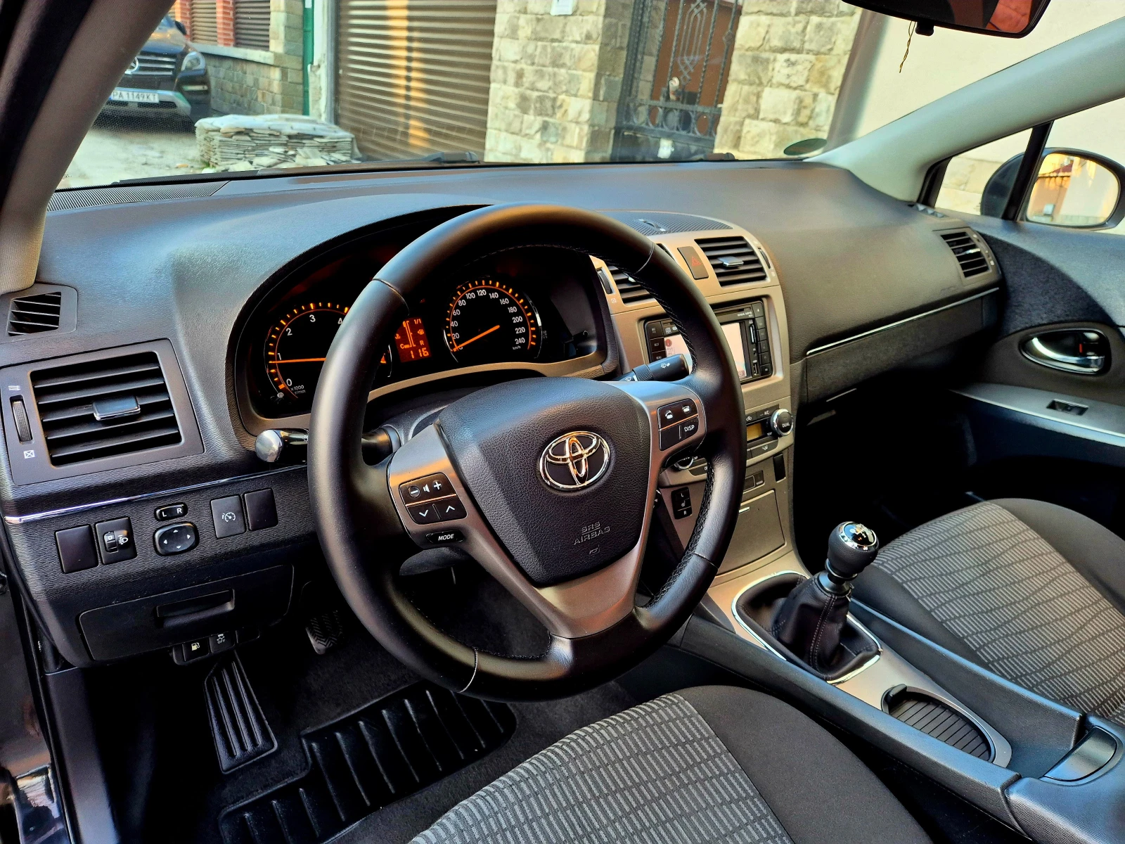 Toyota Avensis 2.0d4d-EDITION-верига-нави-6скорости-japan, снимка 15 - Автомобили и джипове - 53852496