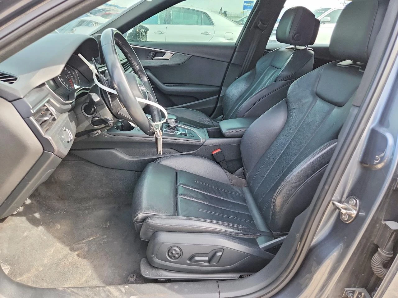 Audi A4 2.0l Premium, снимка 7 - Автомобили и джипове - 54097526