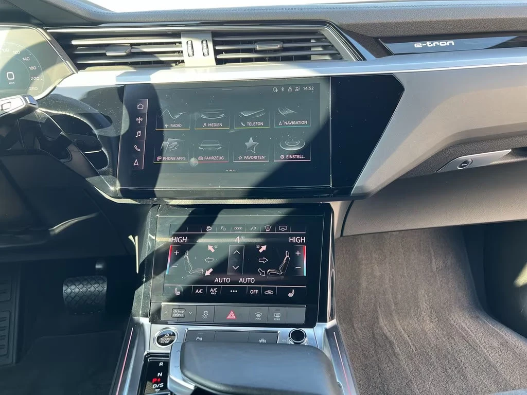 Audi E-Tron 55 QUATTRO/408HP/SOH97%/S-LINE/CAM/B&O/HUD/149q, снимка 7 - Автомобили и джипове - 54147530