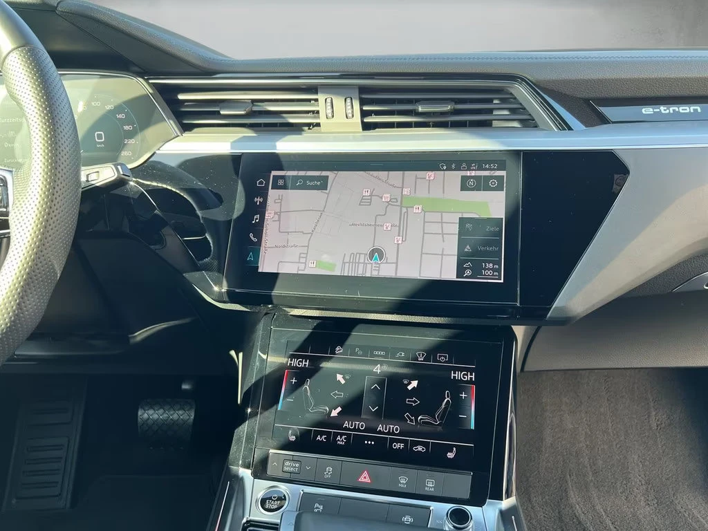 Audi E-Tron 55 QUATTRO/408HP/SOH97%/S-LINE/CAM/B&O/HUD/149q, снимка 8 - Автомобили и джипове - 54147530