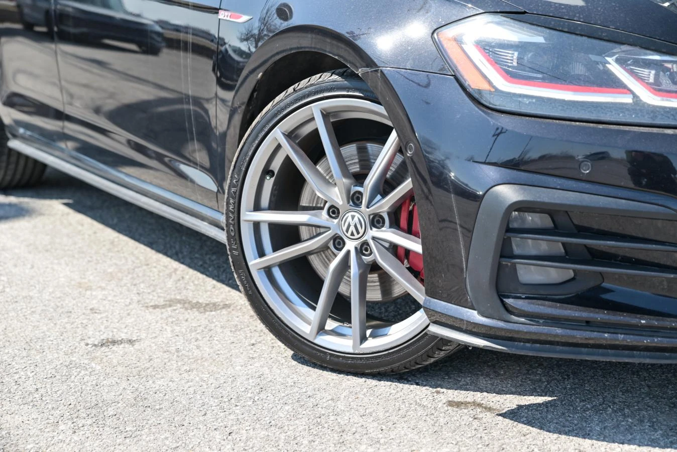 VW Golf GTI 2.0T* АвтоКредит* (Цена до БГ) , снимка 3 - Автомобили и джипове - 54155218