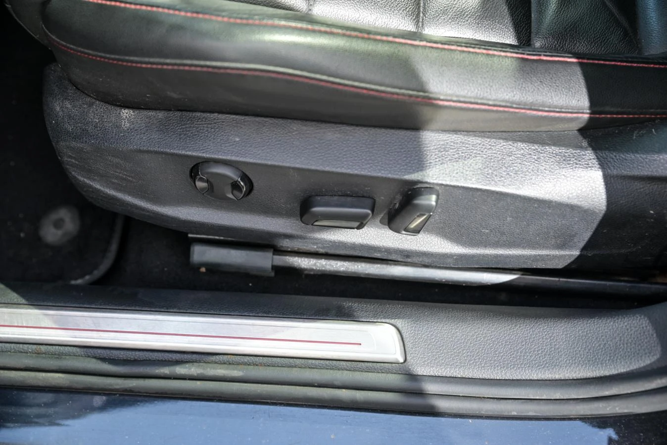 VW Golf GTI 2.0T* АвтоКредит* (Цена до БГ) , снимка 9 - Автомобили и джипове - 54155218