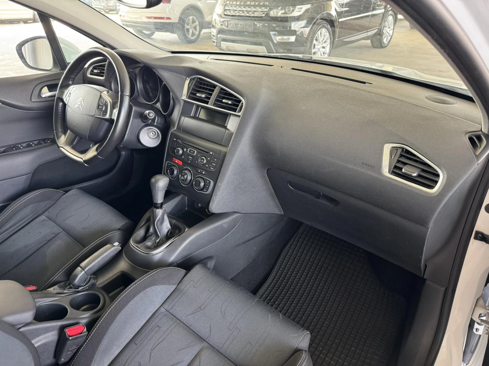 Citroen C4 1.6 HDI* 93ps* ПАРКТРОНИК, снимка 10 - Автомобили и джипове - 54596138