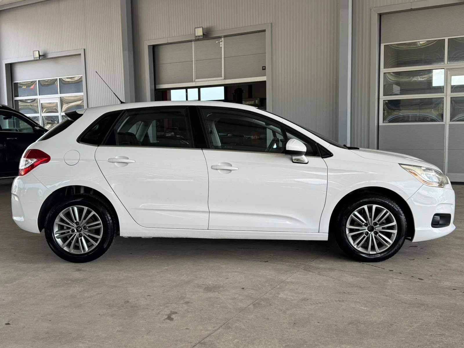 Citroen C4 1.6 HDI* 93ps* ПАРКТРОНИК, снимка 6 - Автомобили и джипове - 54596138