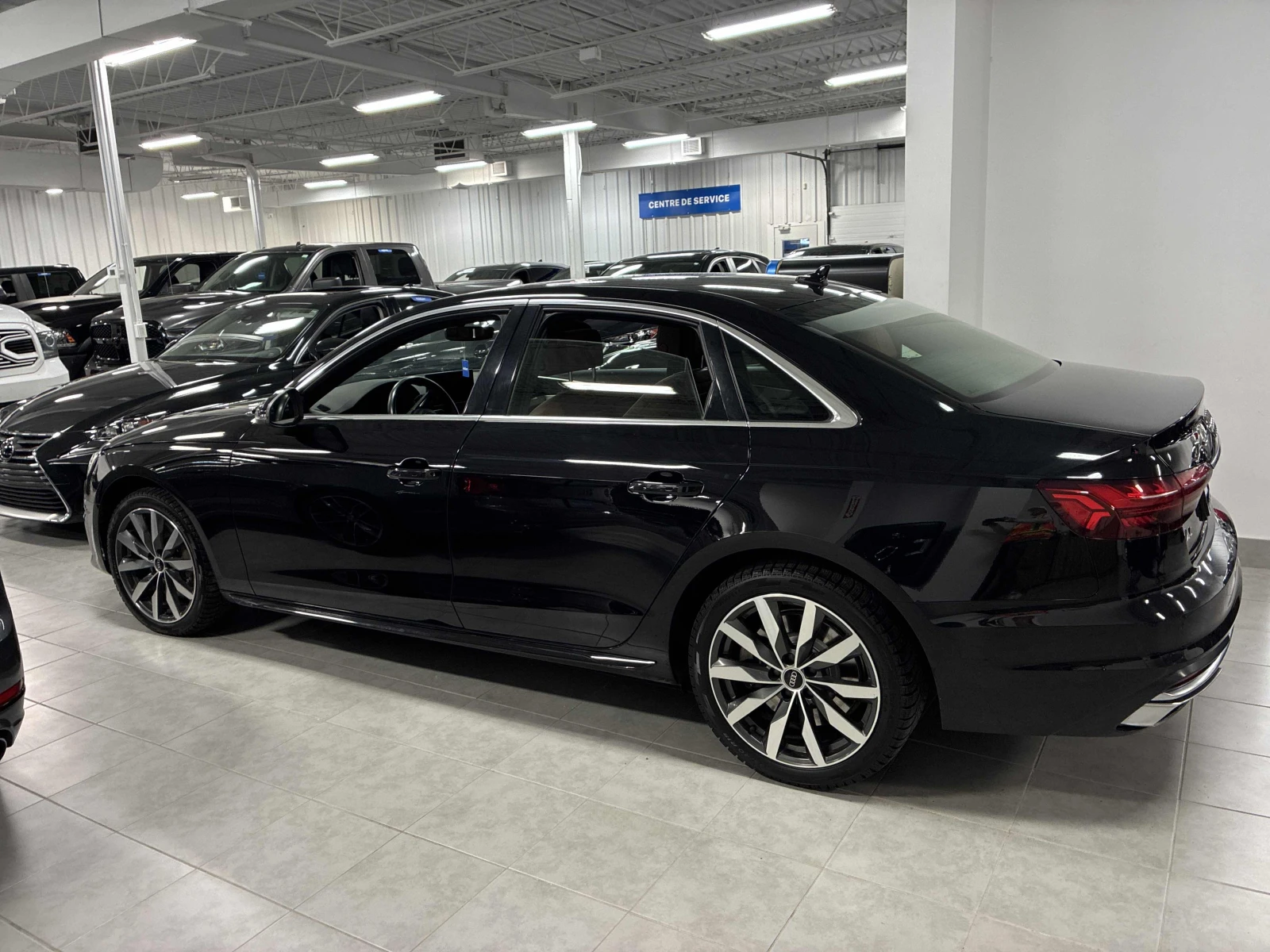 Audi A4 Komfort, ЦЕНА ДО БГ, снимка 3 - Автомобили и джипове - 55308677