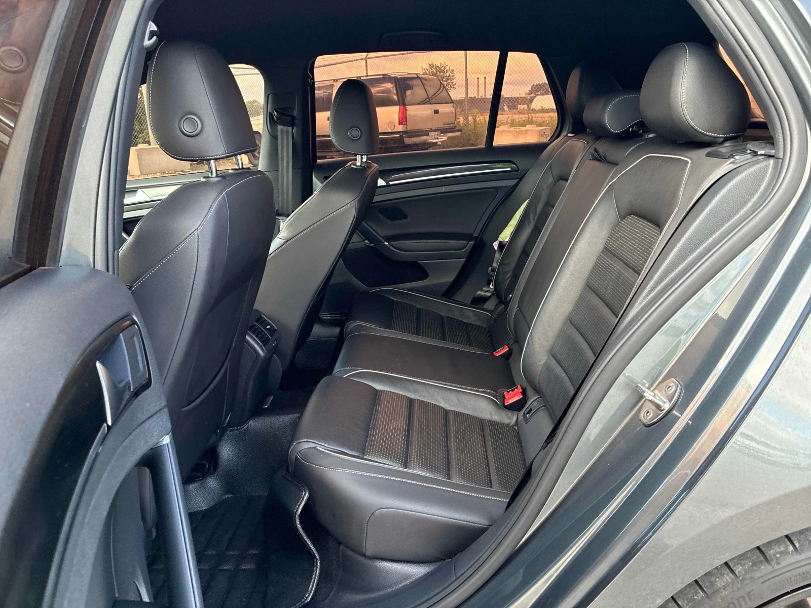 VW Golf 7 R DSG  CARFAX, снимка 15 - Автомобили и джипове - 55806190