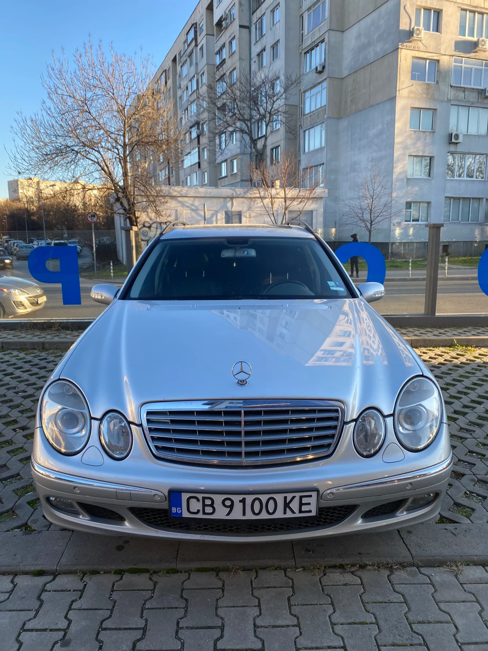 Mercedes-Benz E 320, снимка 8 - Автомобили и джипове - 56204596