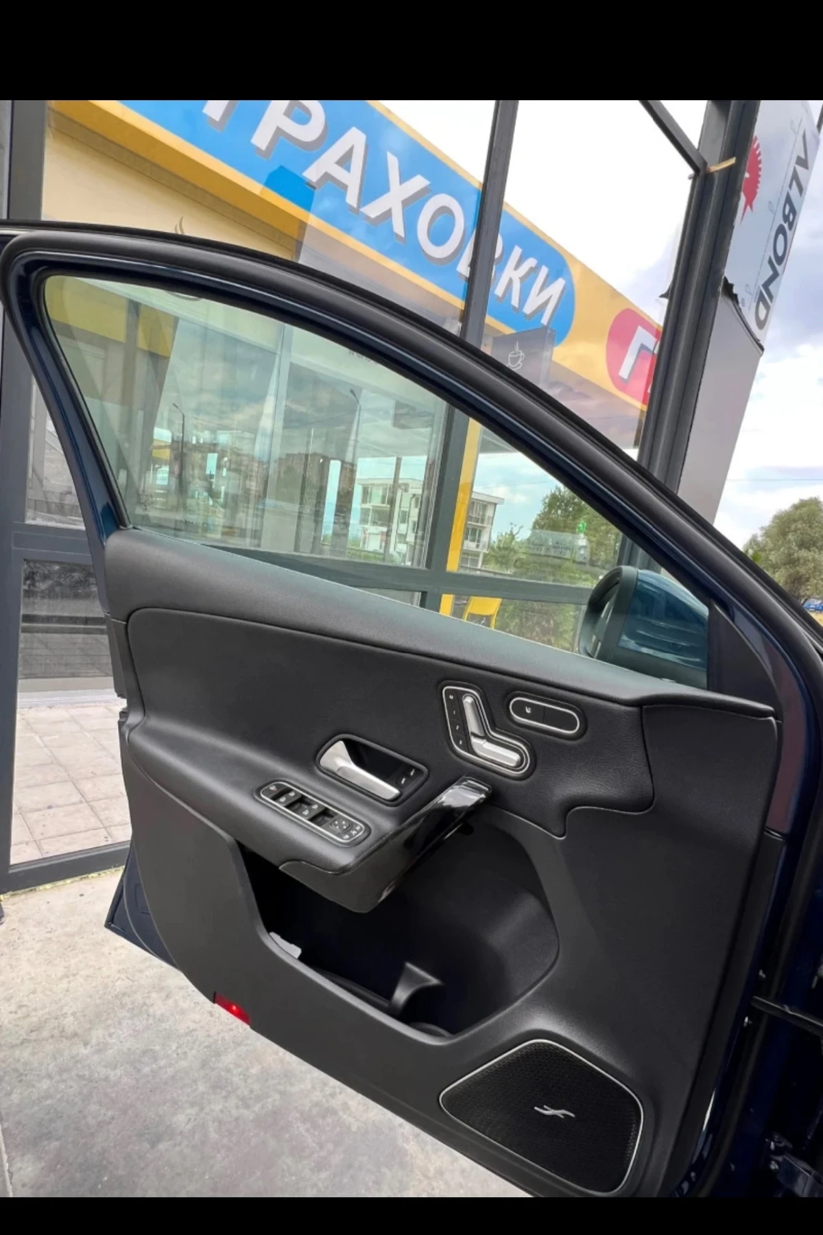 Mercedes-Benz A 180, снимка 16 - Автомобили и джипове - 56347171