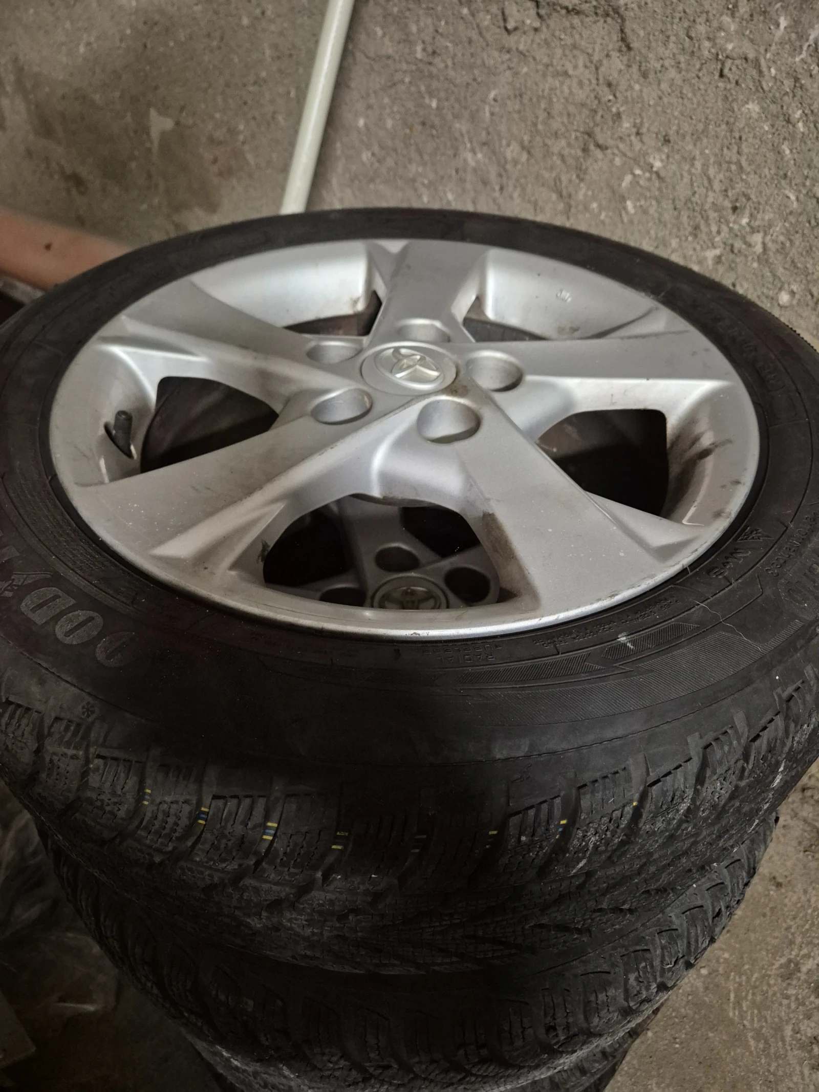 Toyota Auris, снимка 9 - Автомобили и джипове - 56646268