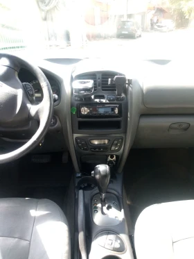 Hyundai Santa fe 2.7   V6      4* 4  + LPG, снимка 10