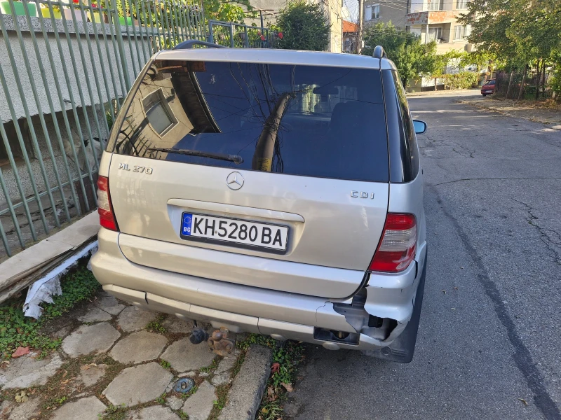 Mercedes-Benz ML 270, снимка 3 - Автомобили и джипове - 47310162