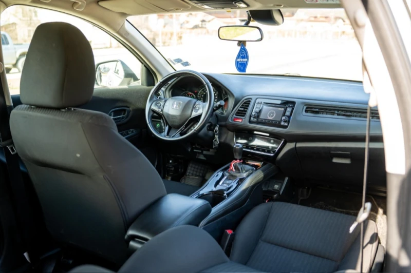 Honda Hr-v 1.6, снимка 8 - Автомобили и джипове - 51882572