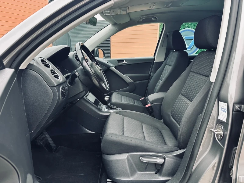 VW Tiguan 2.0 TDI/4x4/DSG/Navi, снимка 8 - Автомобили и джипове - 53270173