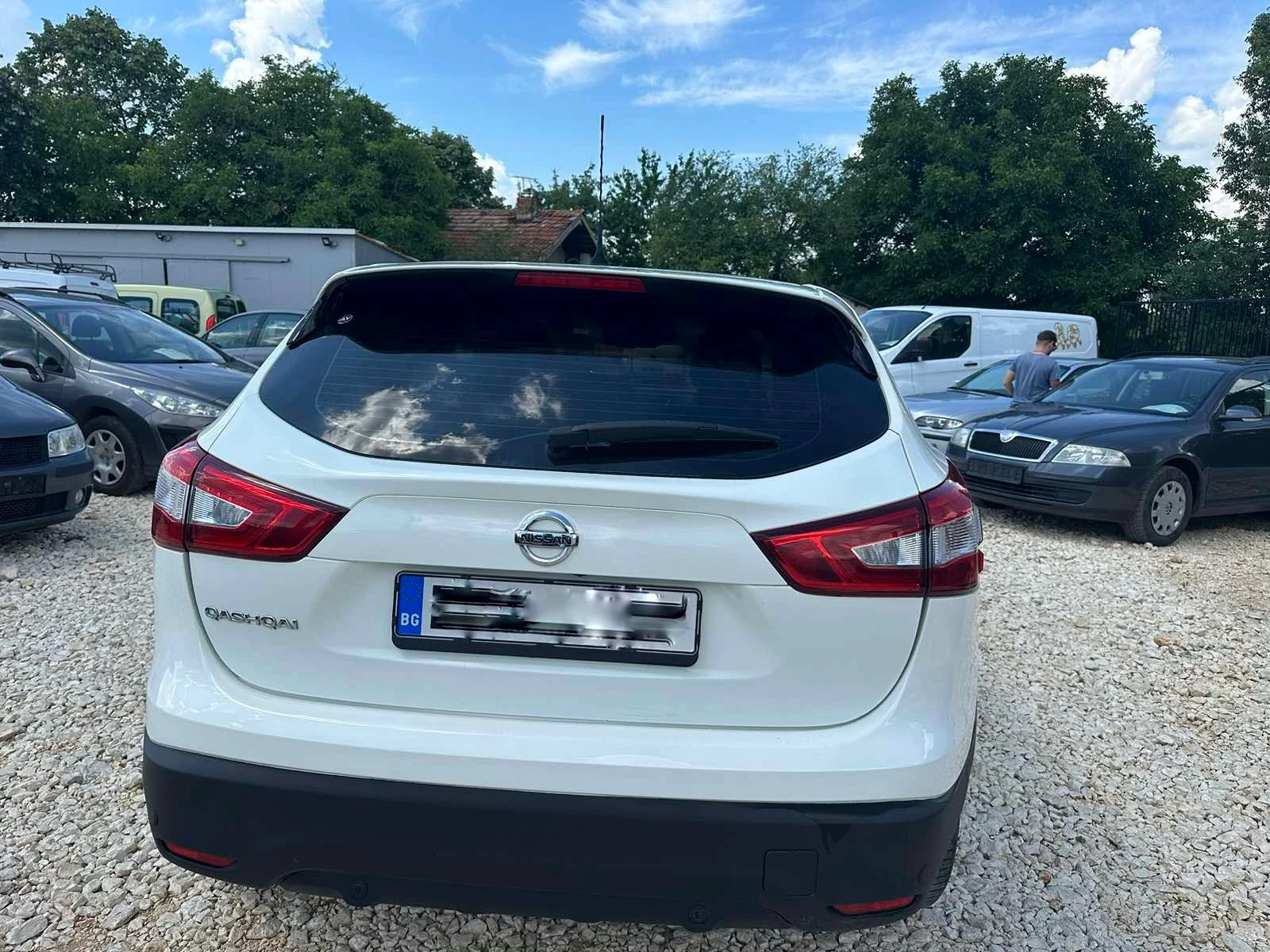 Nissan Qashqai 1.2 - изображение 4