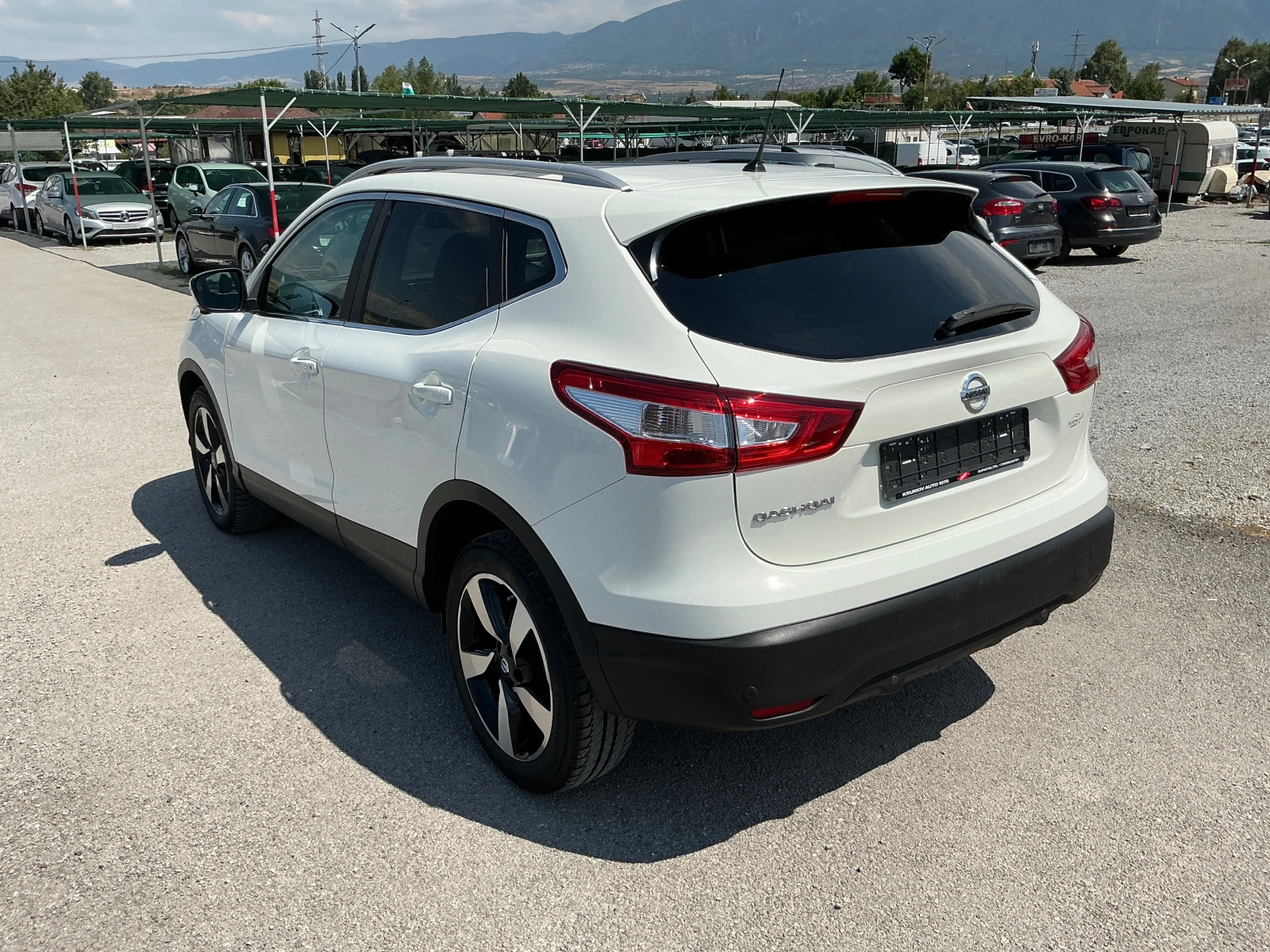 Nissan Qashqai 1.6 DCI - изображение 6
