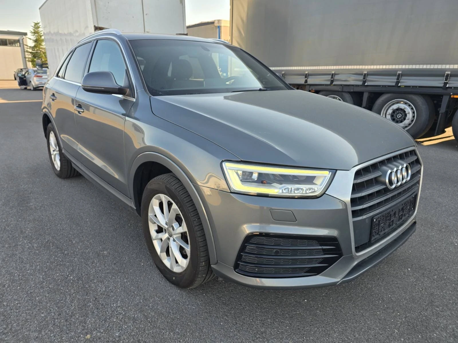 Audi Q3 2.0TDI 4X4, снимка 3 - Автомобили и джипове - 52689763