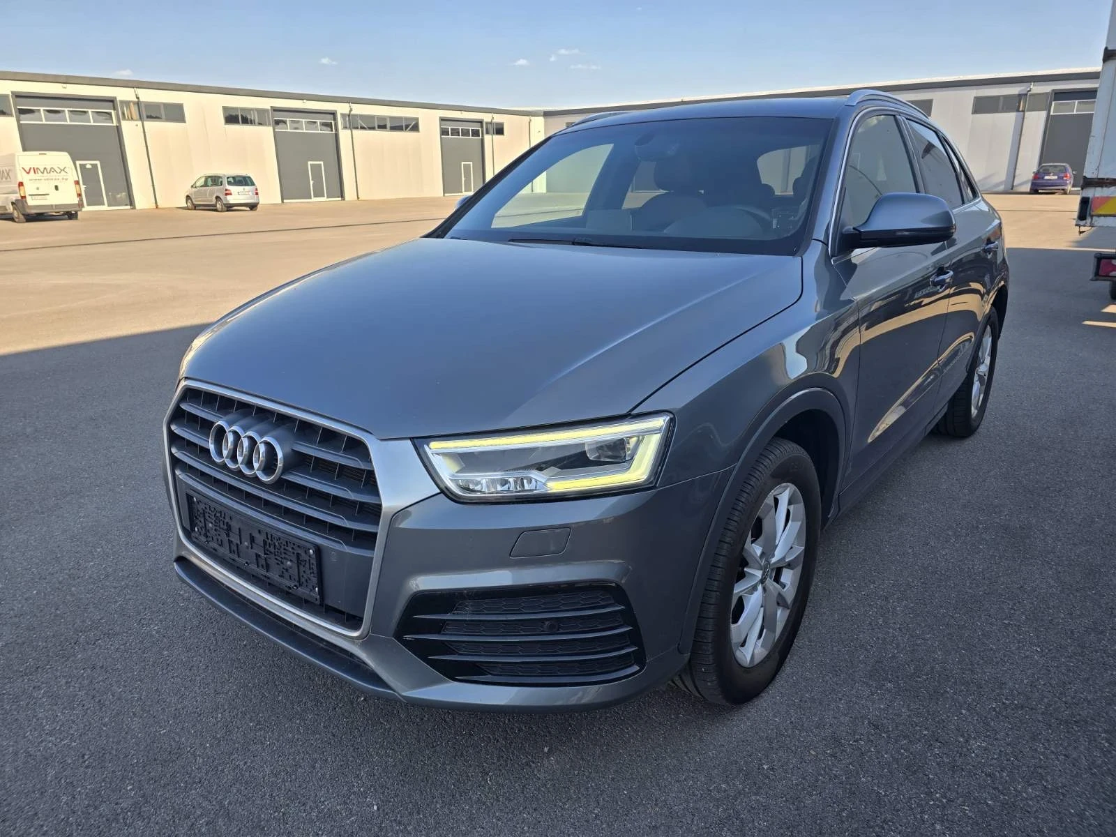 Audi Q3 2.0TDI 4X4, снимка 2 - Автомобили и джипове - 52689763