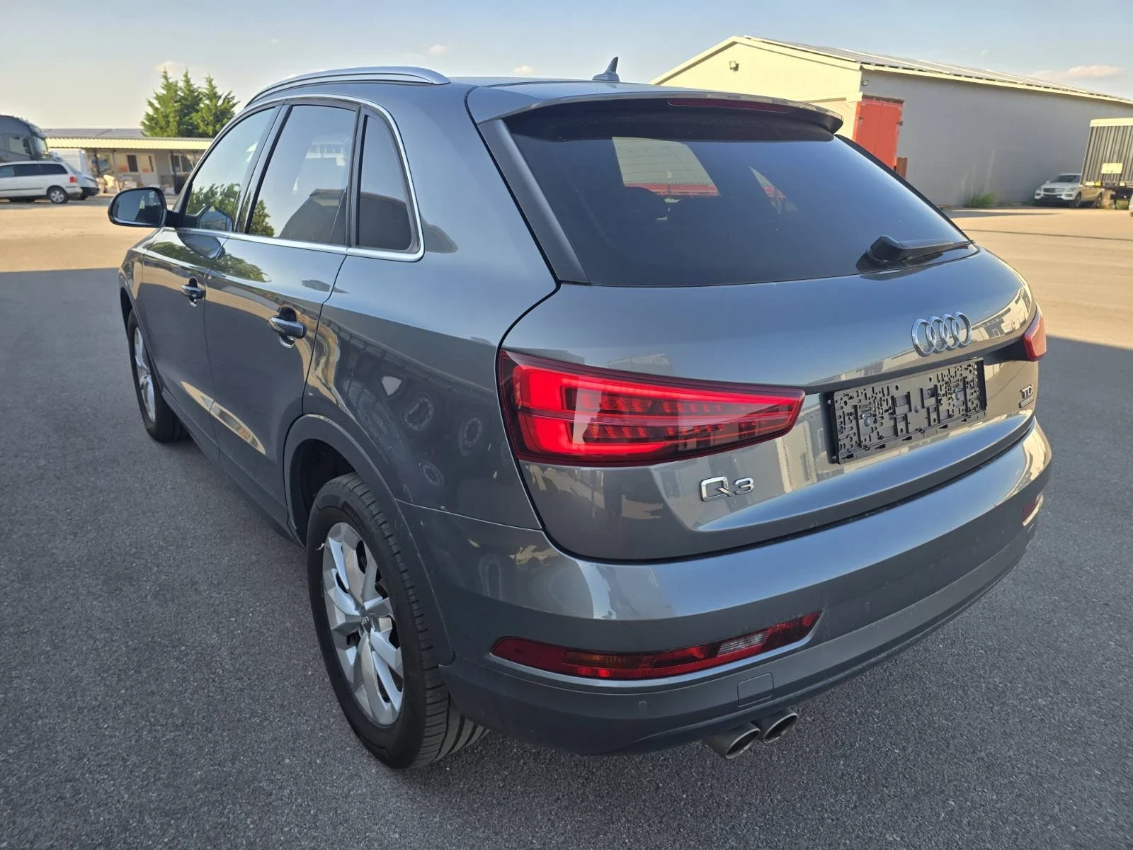Audi Q3 2.0TDI 4X4, снимка 6 - Автомобили и джипове - 52689763