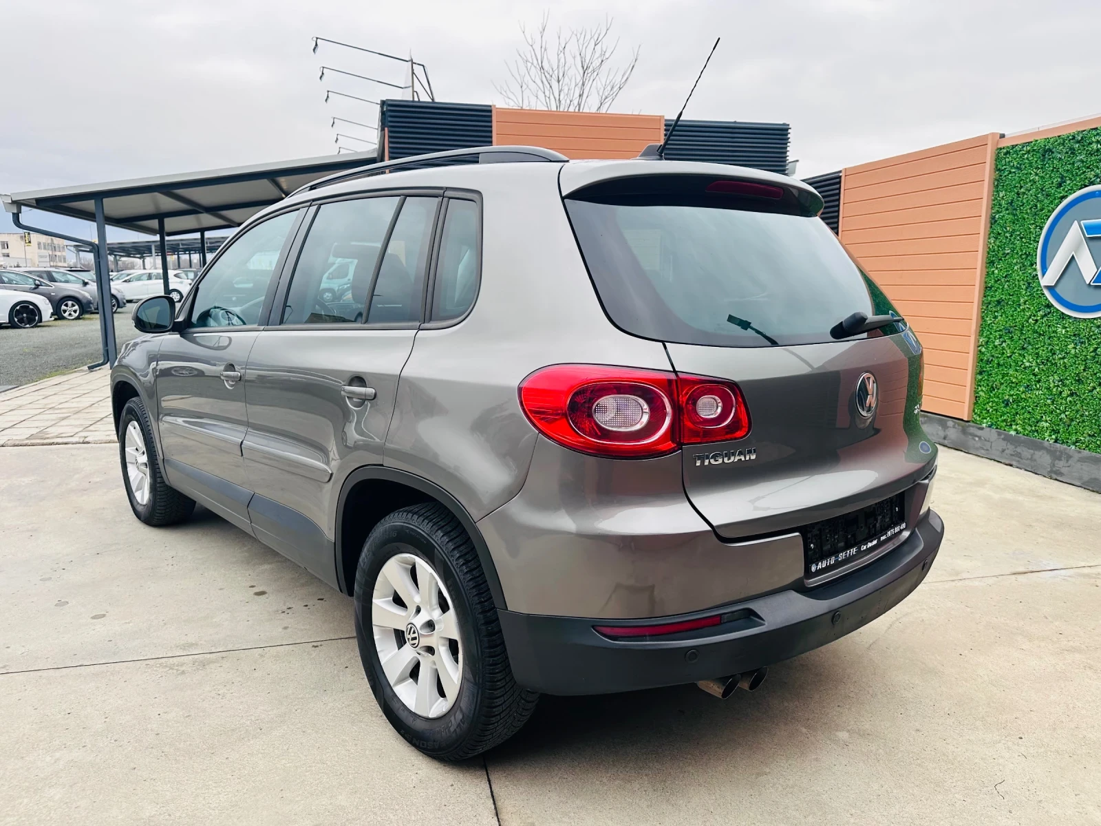 VW Tiguan 2.0 TDI/4x4/DSG/Navi - изображение 6