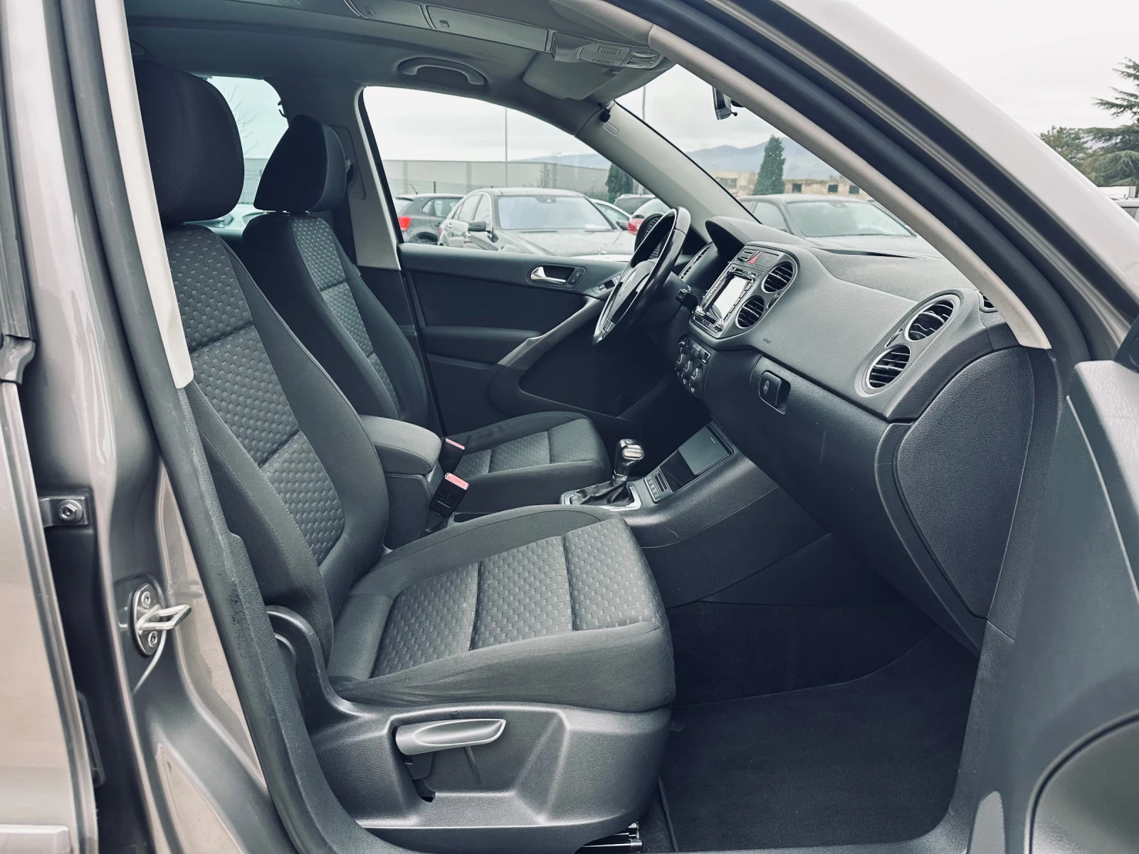 VW Tiguan 2.0 TDI/4x4/DSG/Navi | Mobile.bg � ����������� 15