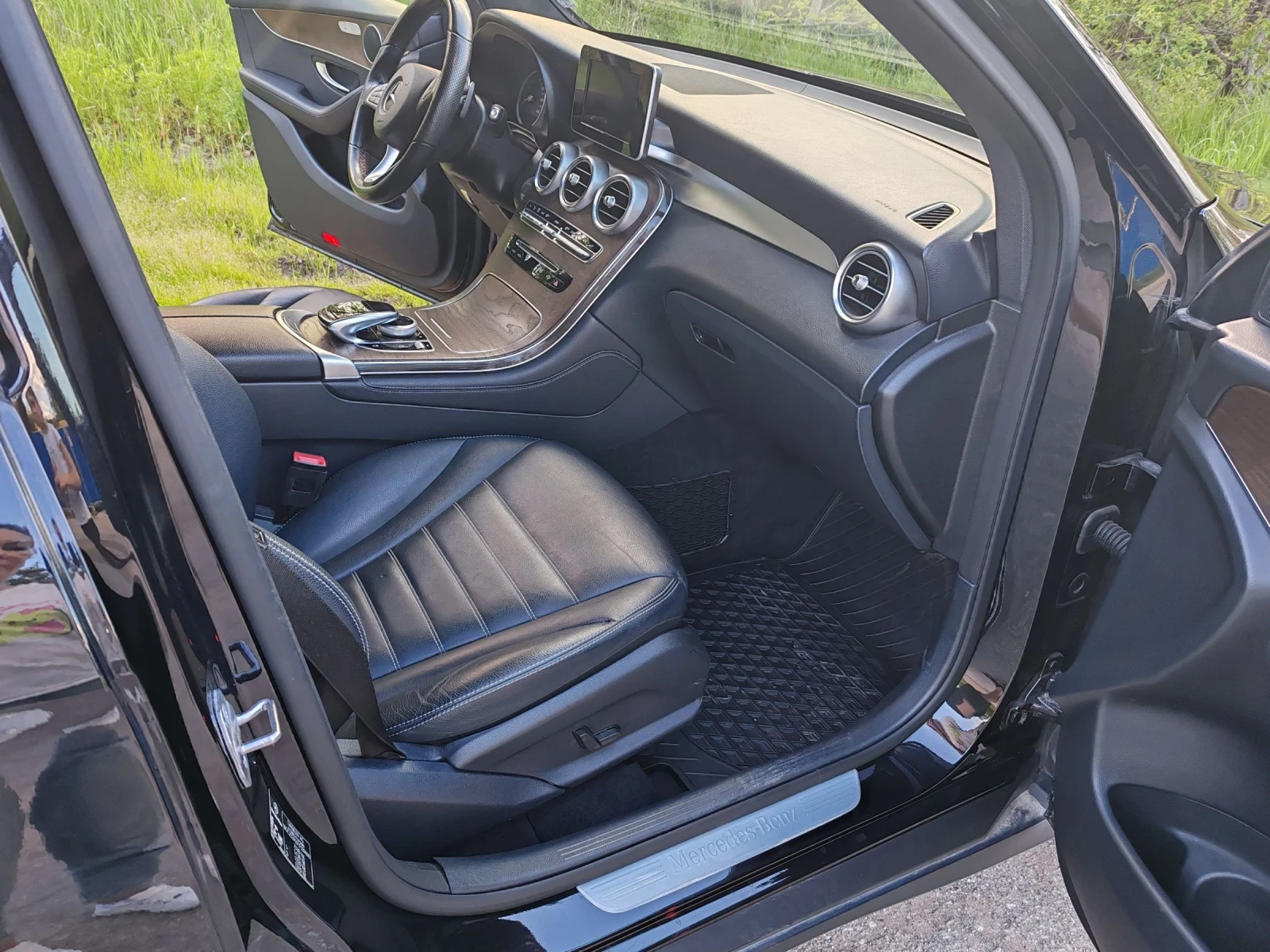 Mercedes-Benz GLC 250 AMG LINE, снимка 15 - Автомобили и джипове - 53808202