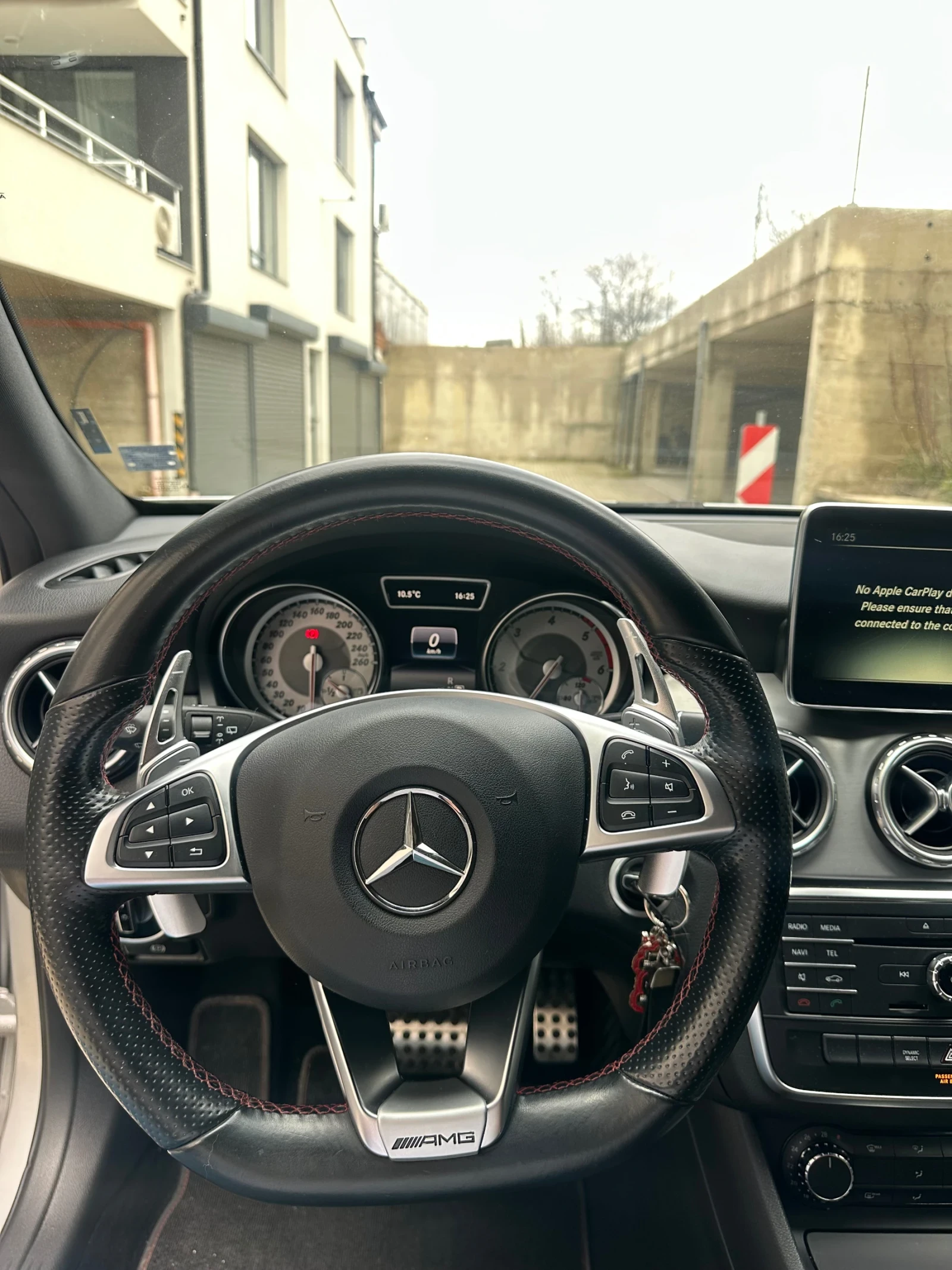Mercedes-Benz GLA 200 AMG-Line | Apple CarPlay | Backup Camera , снимка 6 - Автомобили и джипове - 54161821