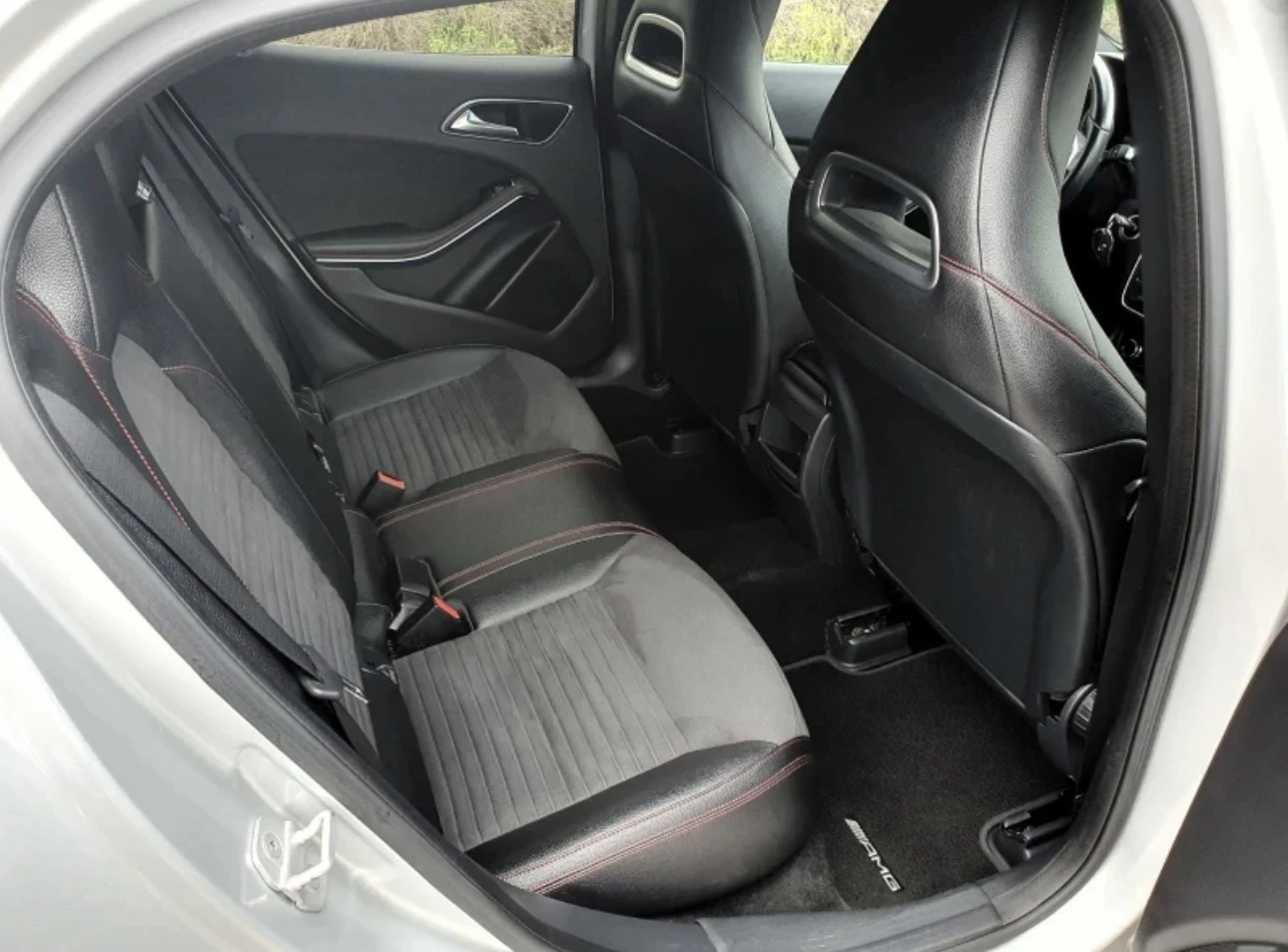 Mercedes-Benz GLA 220 AMG-Line | Apple CarPlay | Backup Camera , снимка 9 - Автомобили и джипове - 54072633