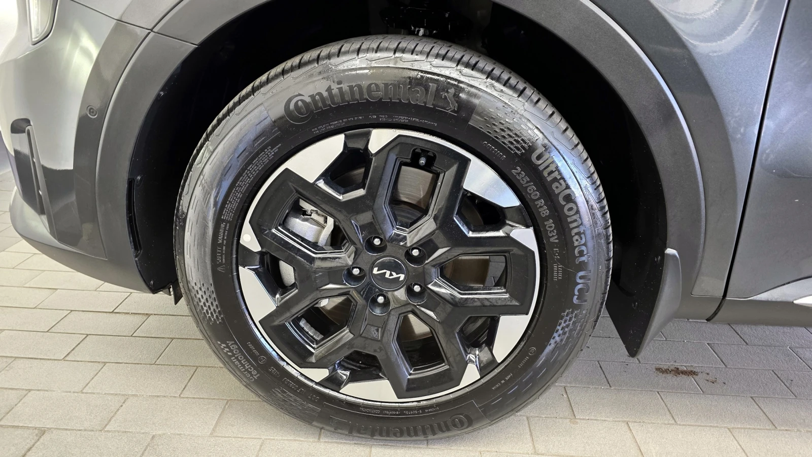 Kia Sorento 2.5 T-GDi 4WD | 7 места | Адаптивен круиз контрол, снимка 4 - Автомобили и джипове - 54585225