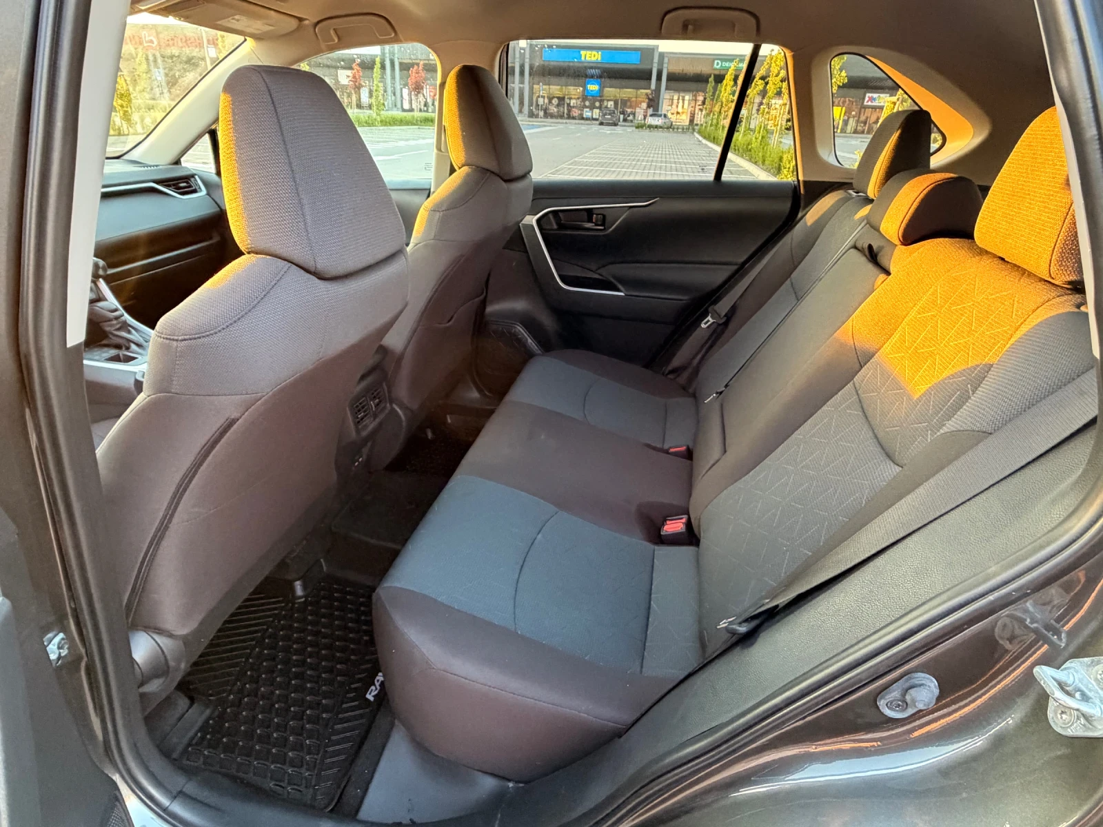 Toyota Rav4 6200км, снимка 9 - Автомобили и джипове - 54598431