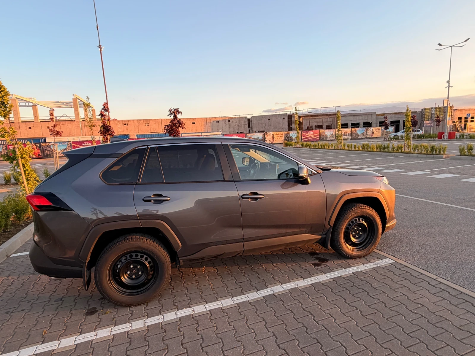 Toyota Rav4 6200км, снимка 4 - Автомобили и джипове - 54598431