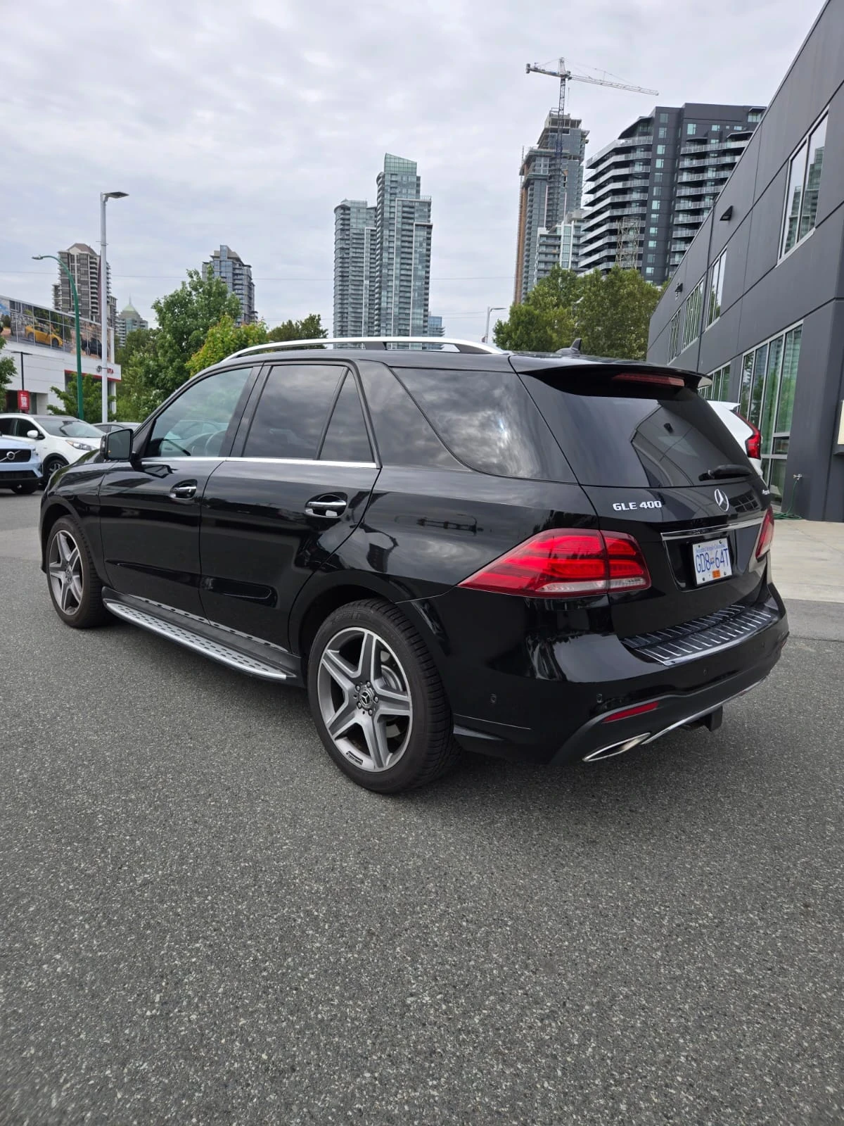 Mercedes-Benz GLE 400 ДИСТРОНИК * ПАНОРАМА * 360 * HARMAN KARDON, снимка 2 - Автомобили и джипове - 54672241