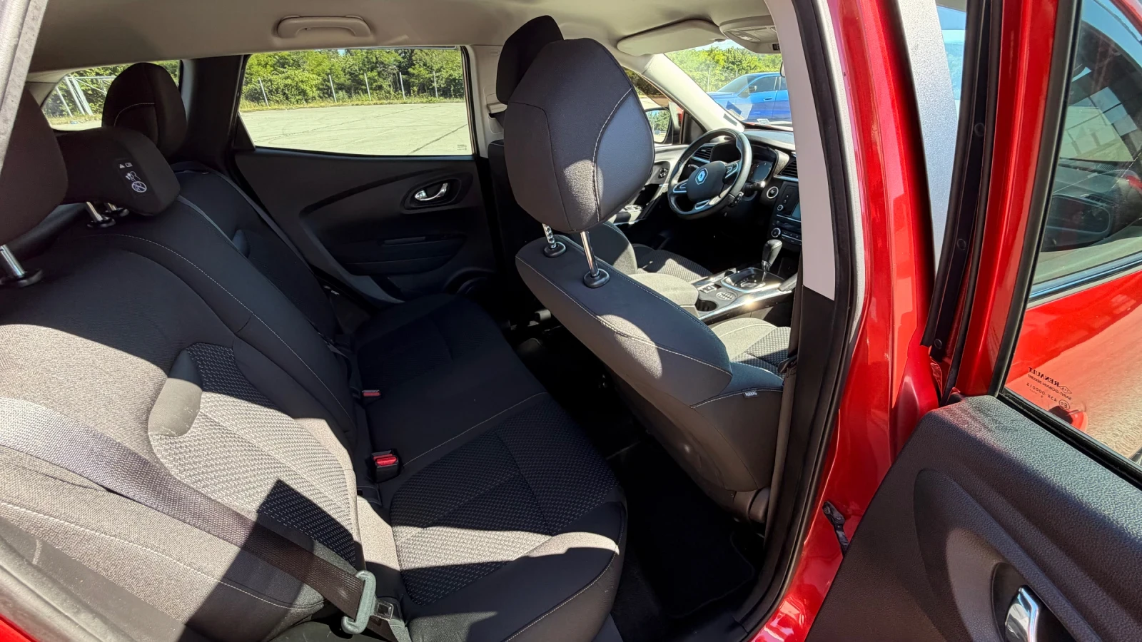 Renault Kadjar, снимка 12 - Автомобили и джипове - 54855312
